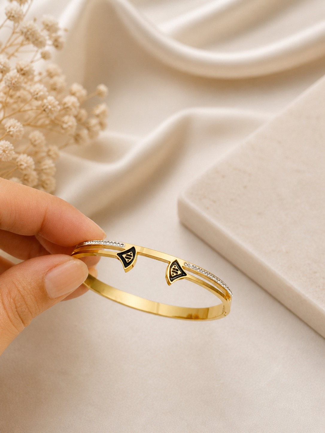LYXORA stainless steel cubic zirconia gold plated bracelet