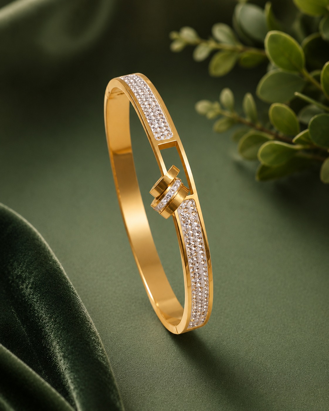 LYXORA rhinestone gold plated bracelet